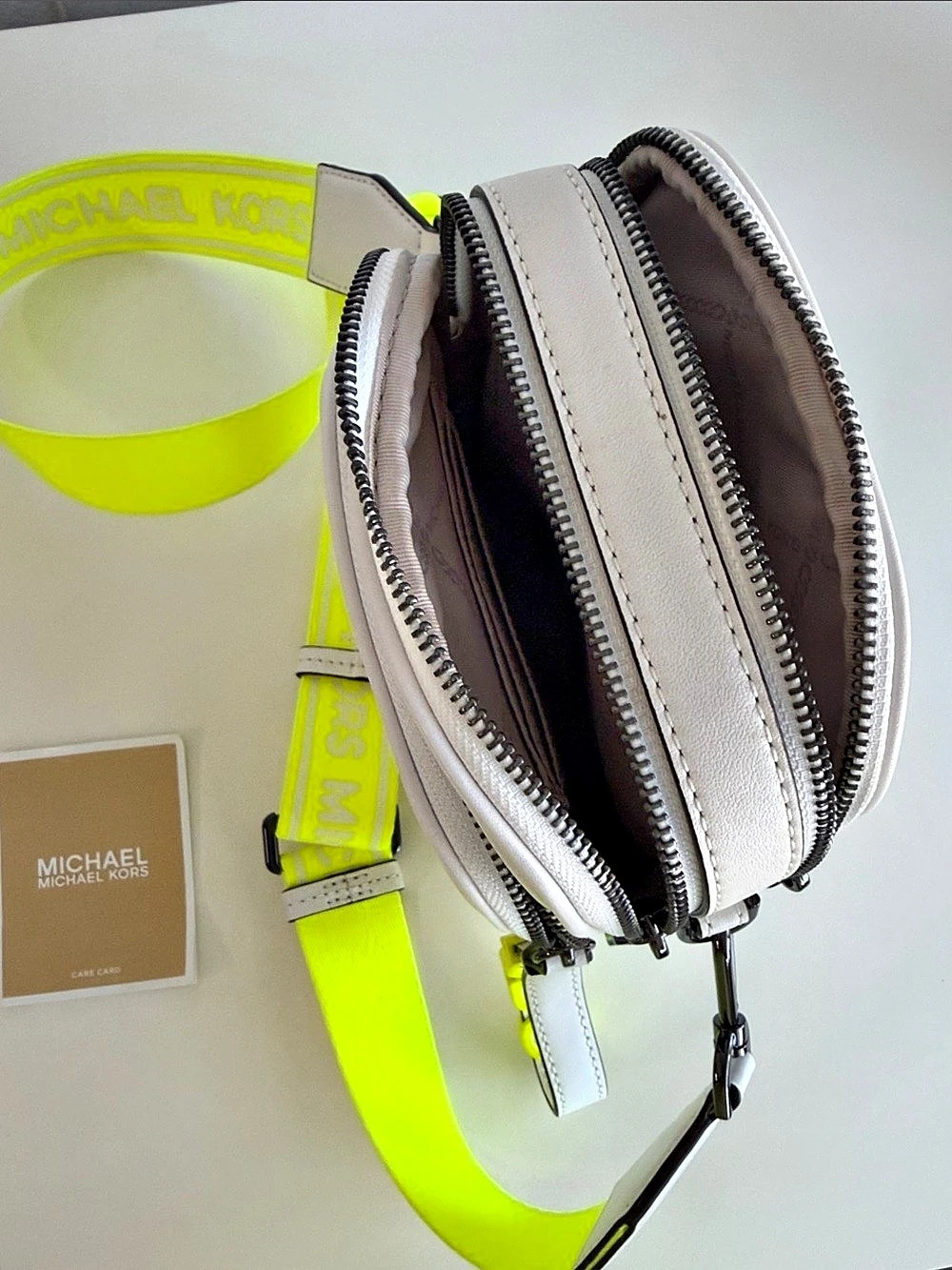 Michael Kors Double Zip Camera Crossbody Bag White & Yellow - Picture 4 of 11